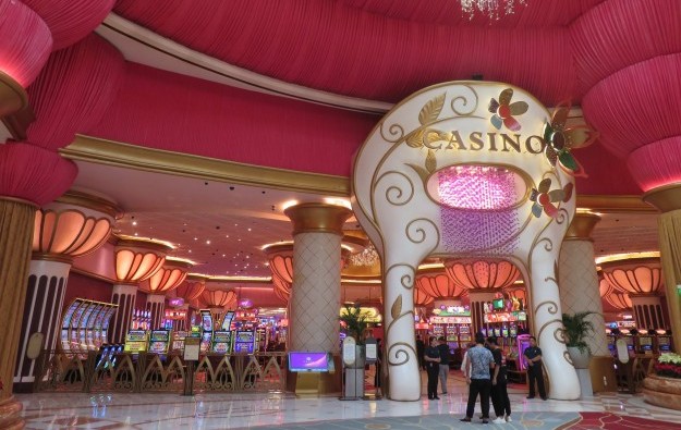 best casinos in metro manila