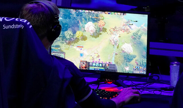 eSports PLAYER competing at the International Dota 2 World Championships Image source: REUTERS